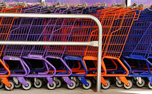 640px-Colourful_shopping_carts